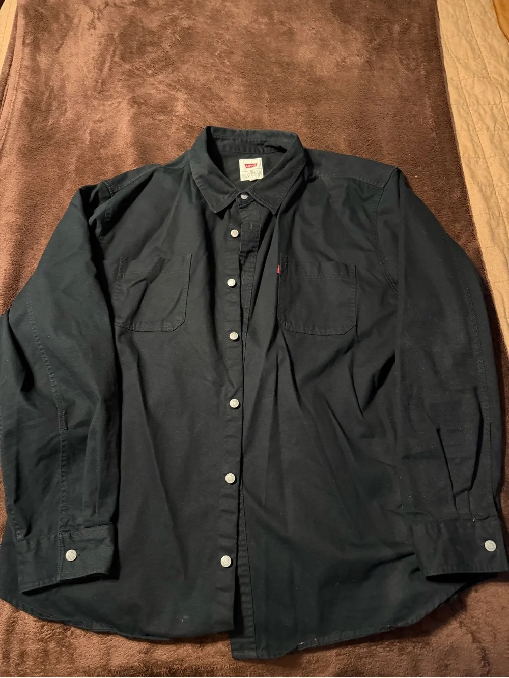Levi's Black Long-Sleeve Button Down Shirt
